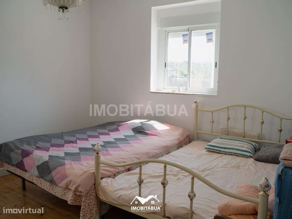 Espaço comercial com habitação T5 no centro da vila-16