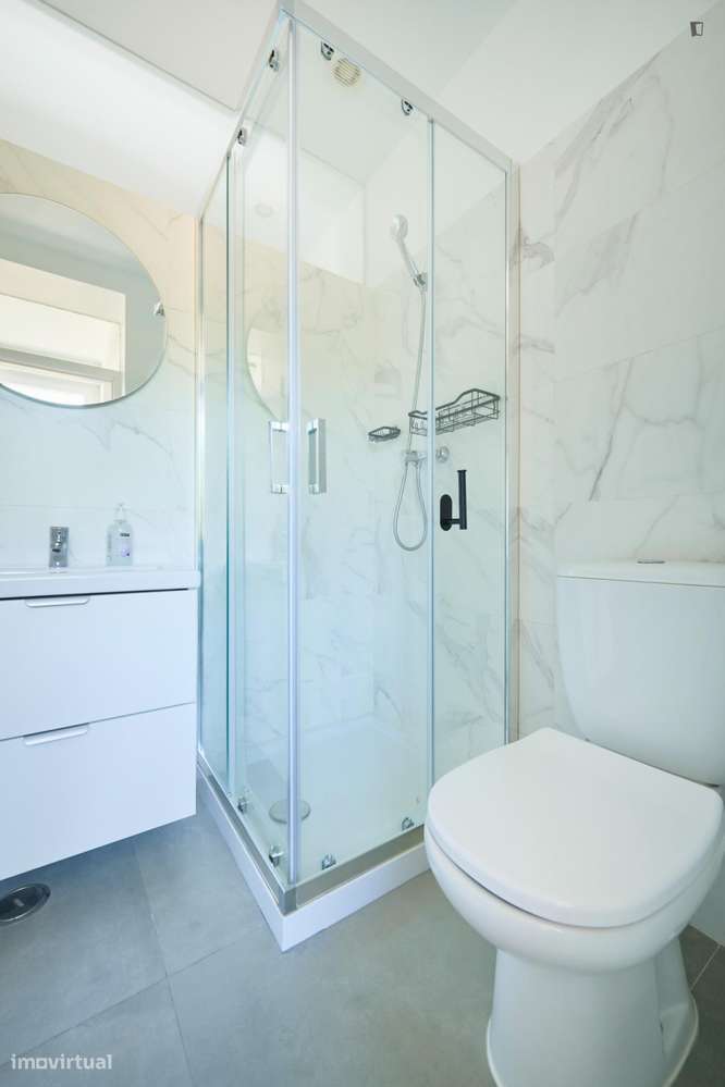 Quarto - localizado em Alameda Lisbon - Grande imagem: 3/46