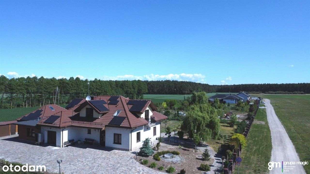 Dom ze stawem i winiarnią, blisko lasu, Kopanino