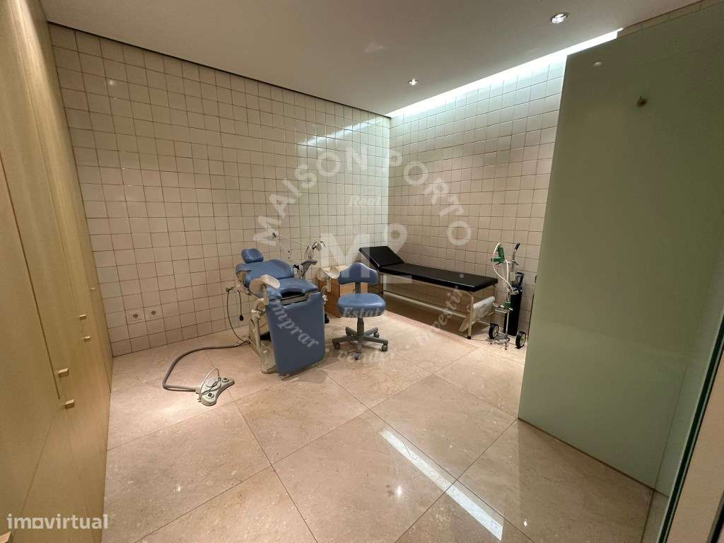 Consultório no centro de Vila Nova de Gaia - Grande imagem: 4/17