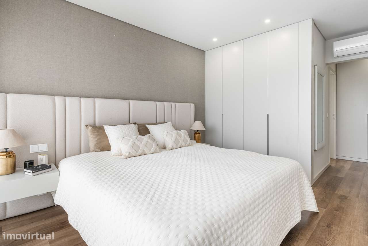 Moradia de Arquitetura Contemporânea com Piscina | Fafe-24