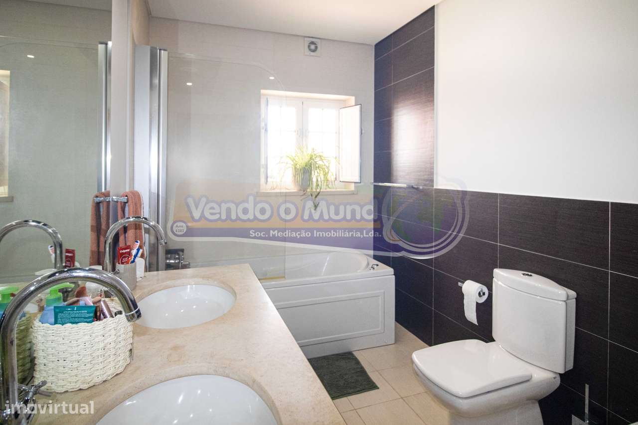 Moradia T3+1 em Foros de Salvaterra (F837)-46