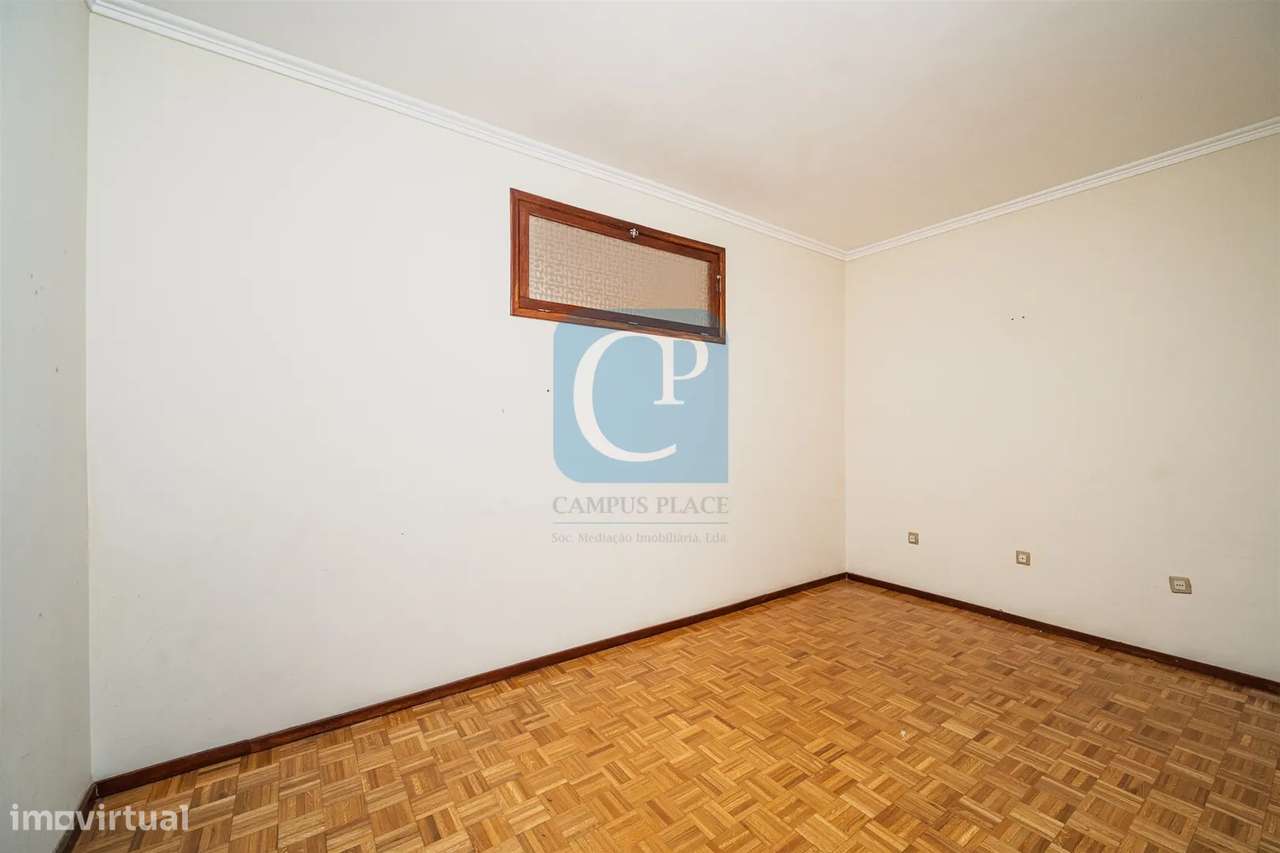 Moradia com dois apartamentos independentes em Vila Nova de Gaia-23