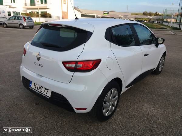 Renault Clio 1.5 dCi Zen (75cv) (5p) - AC - IVA DEDUTÍVEL - 10