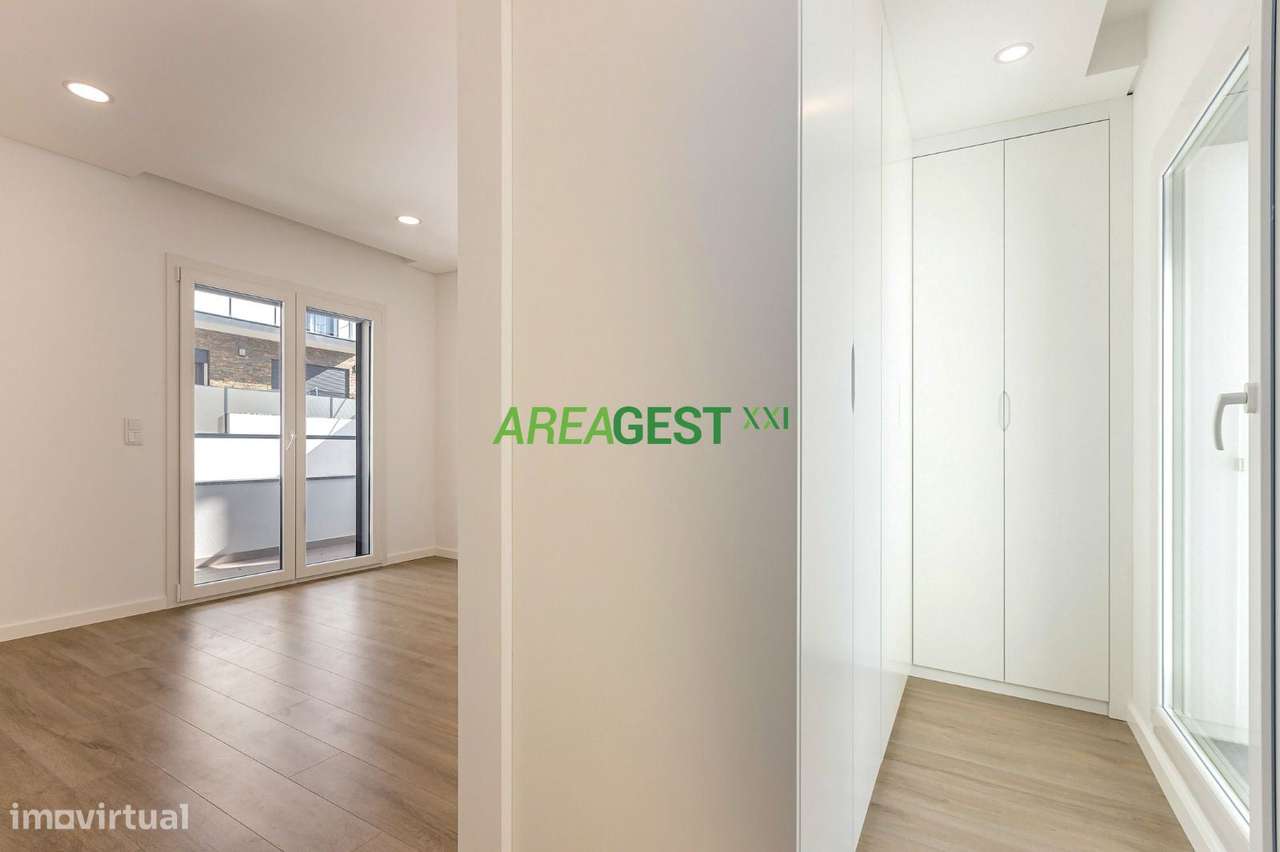 Moradia V4+1 no Casal Novo, Caneças-14