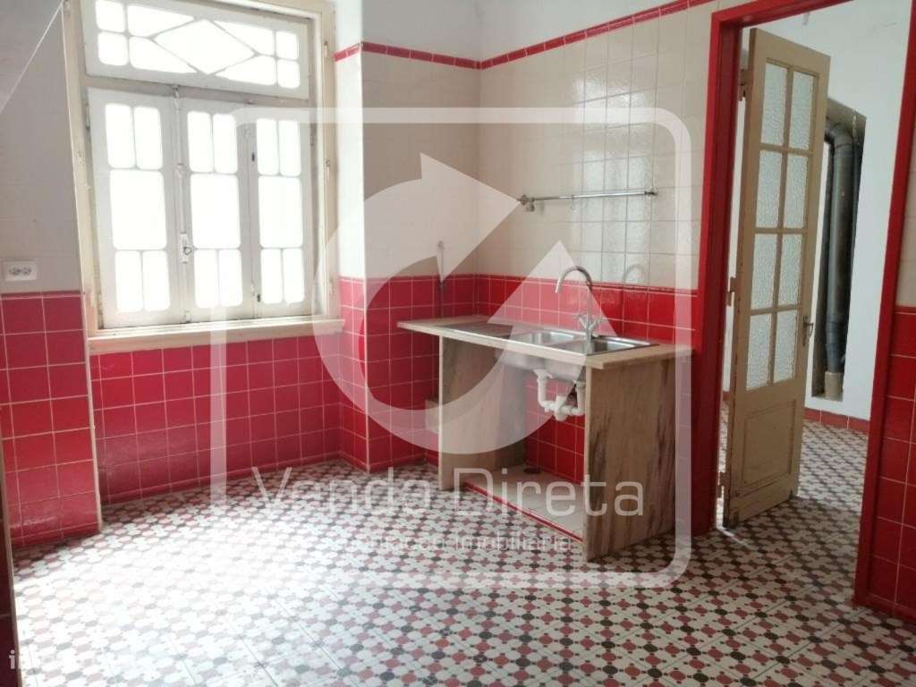 Moradia T7 com 4 pisos e garagem em Mouriscas - Abrantes. - Grande imagem: 5/45