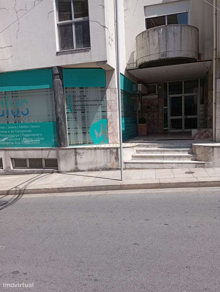 Arrecadação e lugar de garagem fechada no centro do Marco de Canaveses - Grande imagem: 5/6