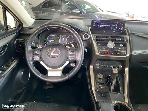 Lexus NX 300h Executive+ - 43