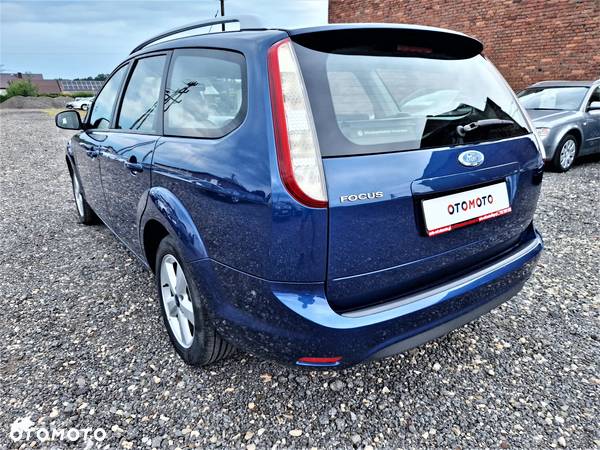 Ford Focus 1.8 Sport - 8