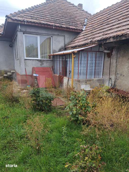 Vand casa cu teren generos – Halchiu, aproape de Brasov - Imagine principală: 4/12