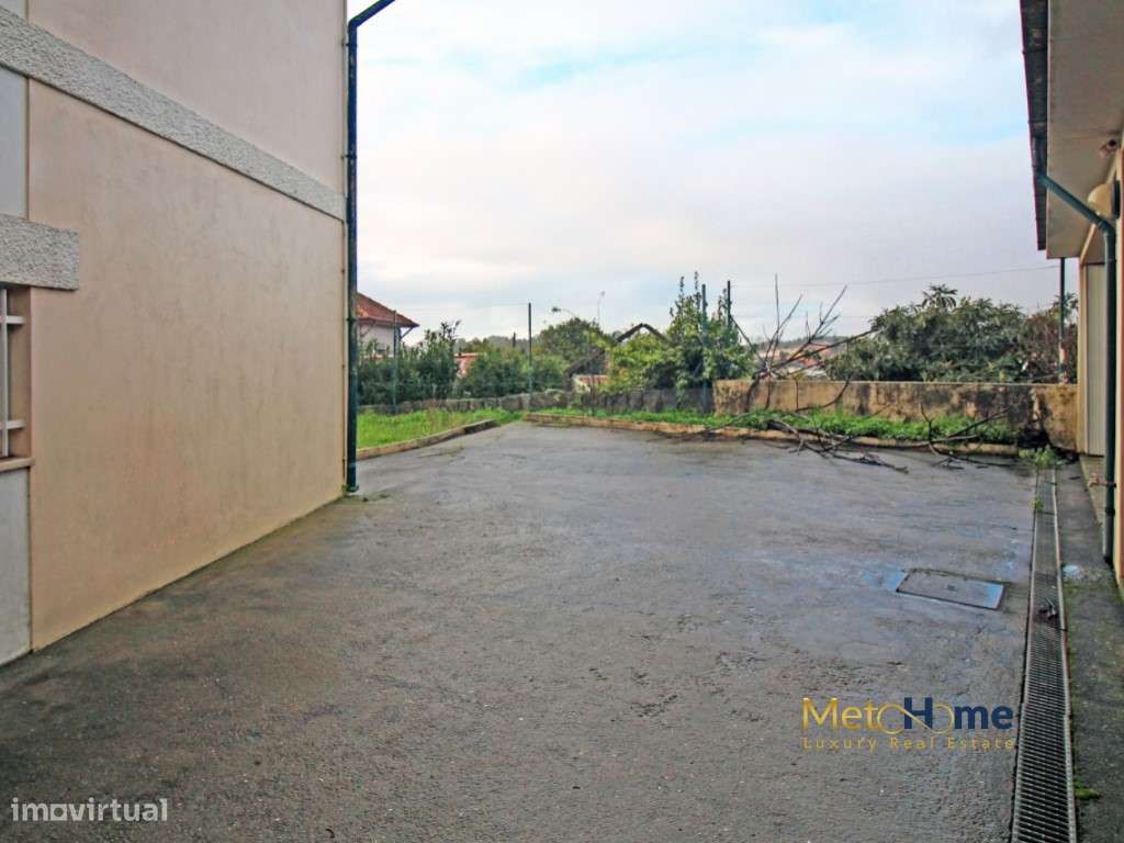 Moradia de 4 frentes em Perosinho-40