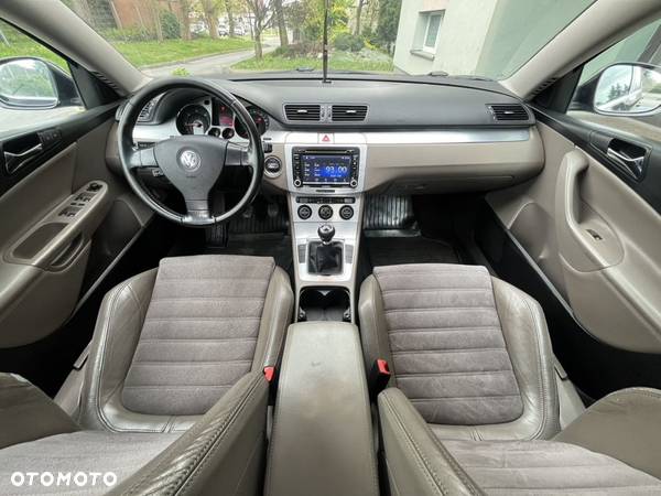 Volkswagen Passat 2.0 TDI Comfortline - 6