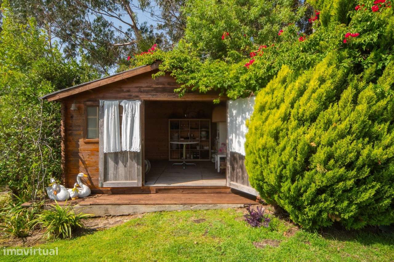 Moradia Contemporânea com Vista Mar e Piscina, Próxima da Beloura e Es-20