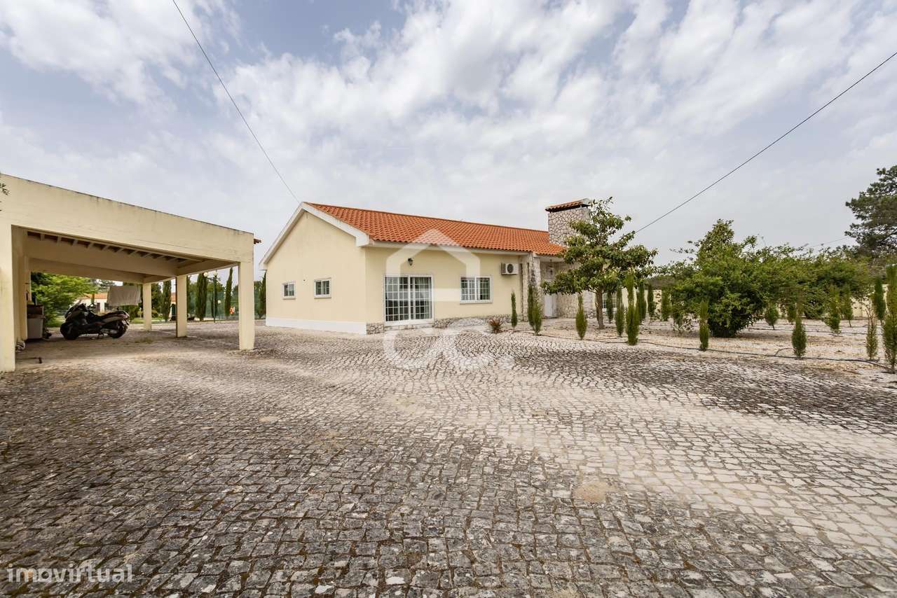 Quinta com 5 quartos com  piscina, campo de jogos e Boxs para cavalos-45