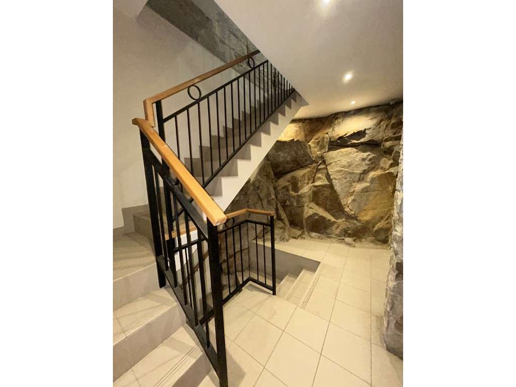 Predio Reabilitado c/ 5 Fraçoes com Licença de Alojamento Local com...-9