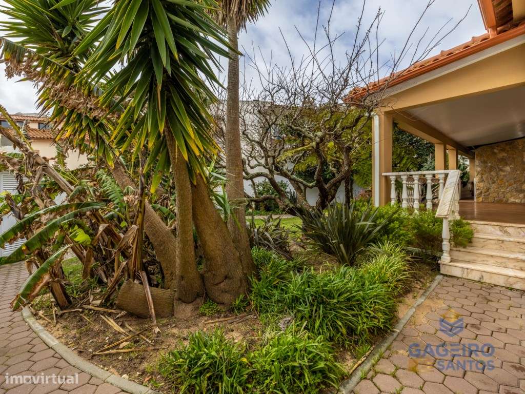 Moradia T2 com Jardim e Churrasqueira a 5 Minutos da Praia-17