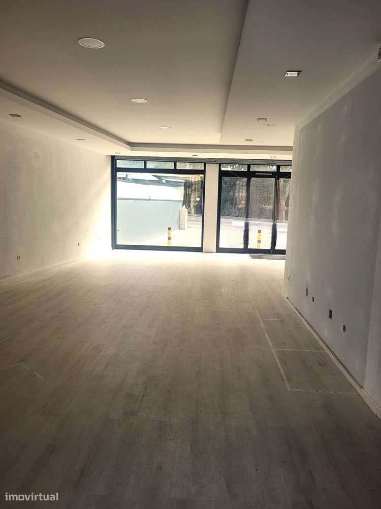 Loja c/ 180m² + Terraço - Circunvalação (H.S.João) - Porto - Grande imagem: 2/16
