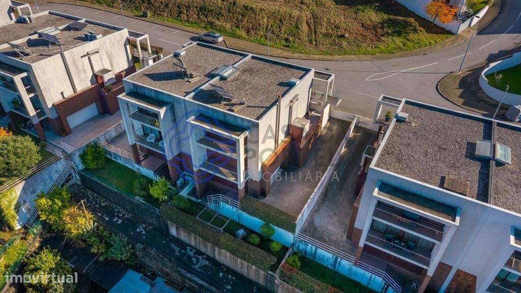 Moradia geminada T4 - Grande imagem: 5/30