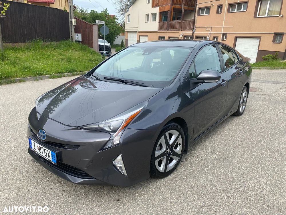 Second hand Toyota Prius - 16 450 EUR, 184 000 km, 2016 - autovit.ro