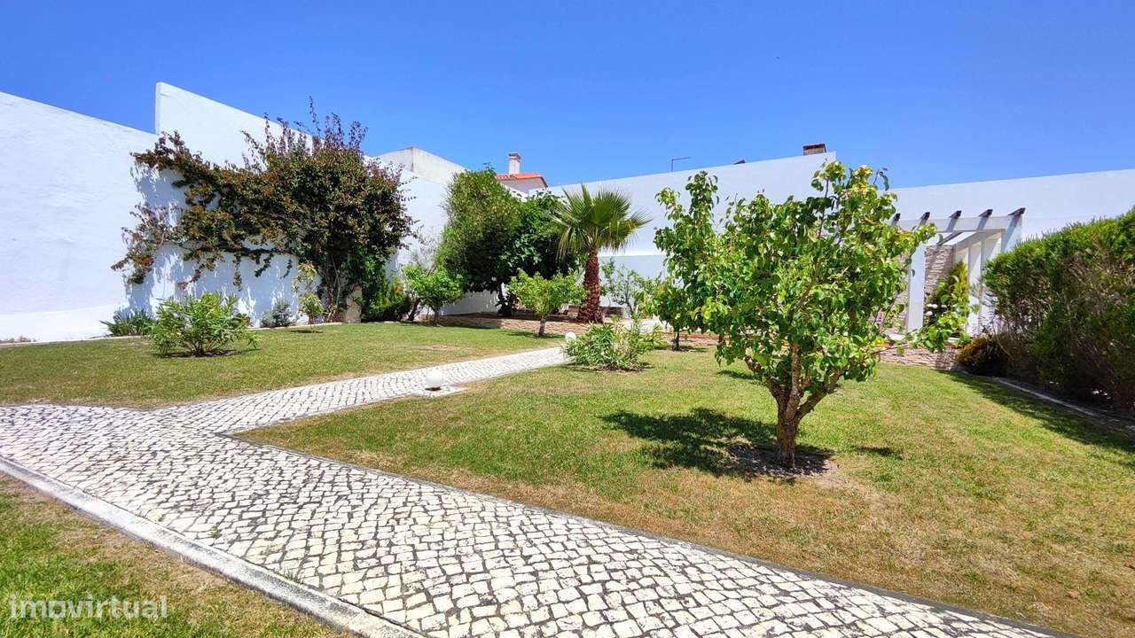 Moradia T6 com Piscina aquecida, Court de Ténis e Jardim na Lourinhã –-36