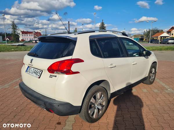 Peugeot 2008 1.2 Pure Tech Style S&S - 4