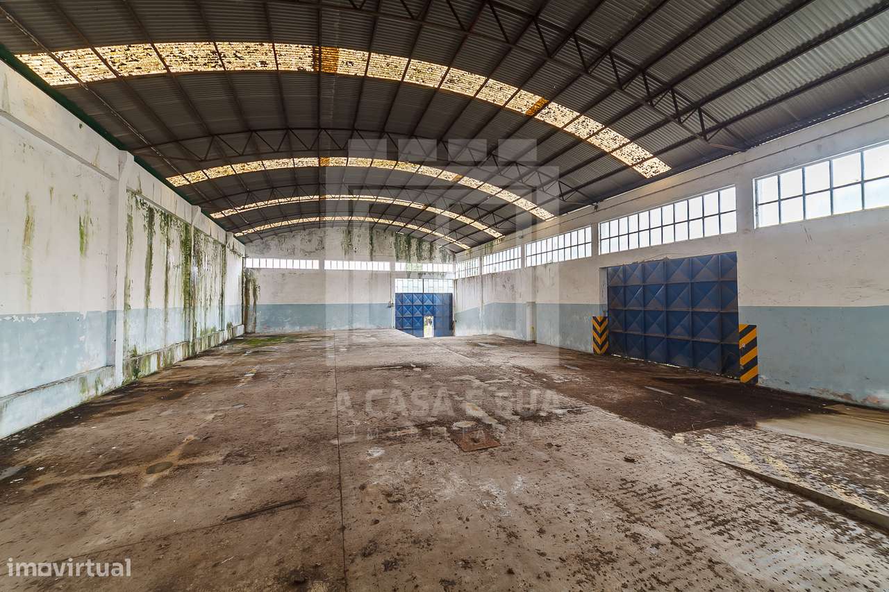 Armazém com 810 m2 em Santa Maria Lamas, S. M. Feira - Grande imagem: 3/12