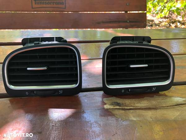 Grila/gura ventilatie laterala stanga,dreapta bord VW Golf 6 - 1