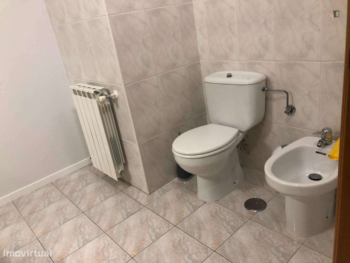 Quarto - localizado em Leiria - Grande imagem: 5/6