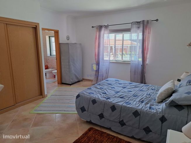 Moradia T5 isolada com piscina em  A-dos-Negros, Óbidos-10