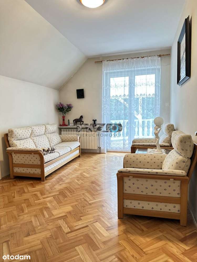 Okazały dom na zielonej i przytulnej działce-10