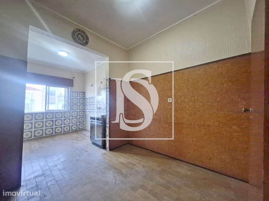 Apartamento T3 em remodelação – Cruz de Pau (Amora)-10