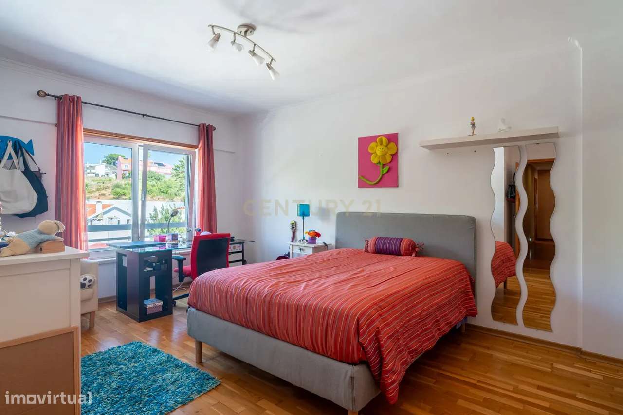 Penthouse T5 Jardins da Parede-10