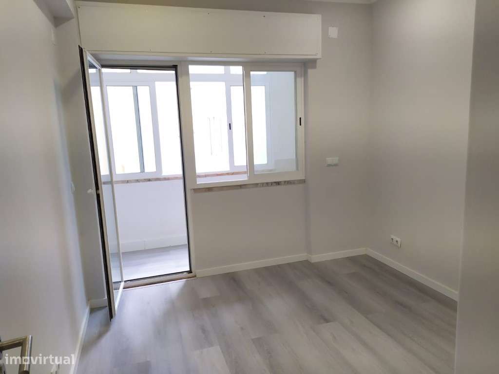 T1 totalmente remodelado na Amadora - Centro-8