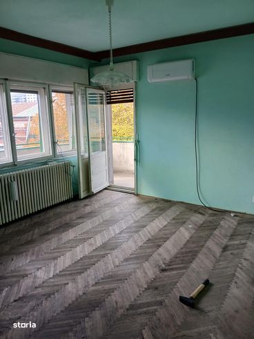 Vanzare apartament patru camere garaj boxa Palatul Cotroceni-0