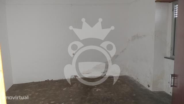 Moradia com grande quintal  - Lote 1960 m2-2