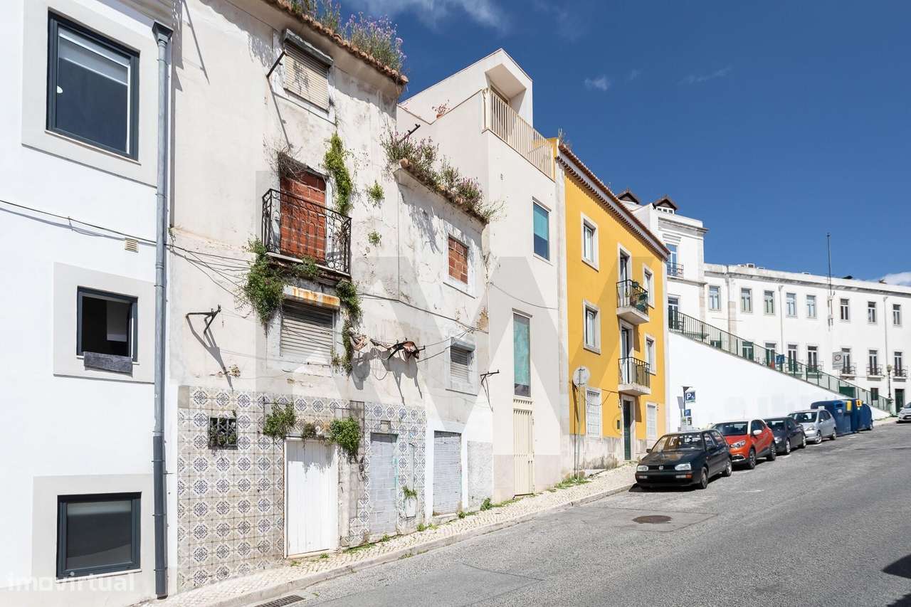 PRÉDIO DEVOLUTO PARA REABILITAÇÃO TOTAL | SANTA APOLÓNIA | LISBOA - Grande imagem: 2/8