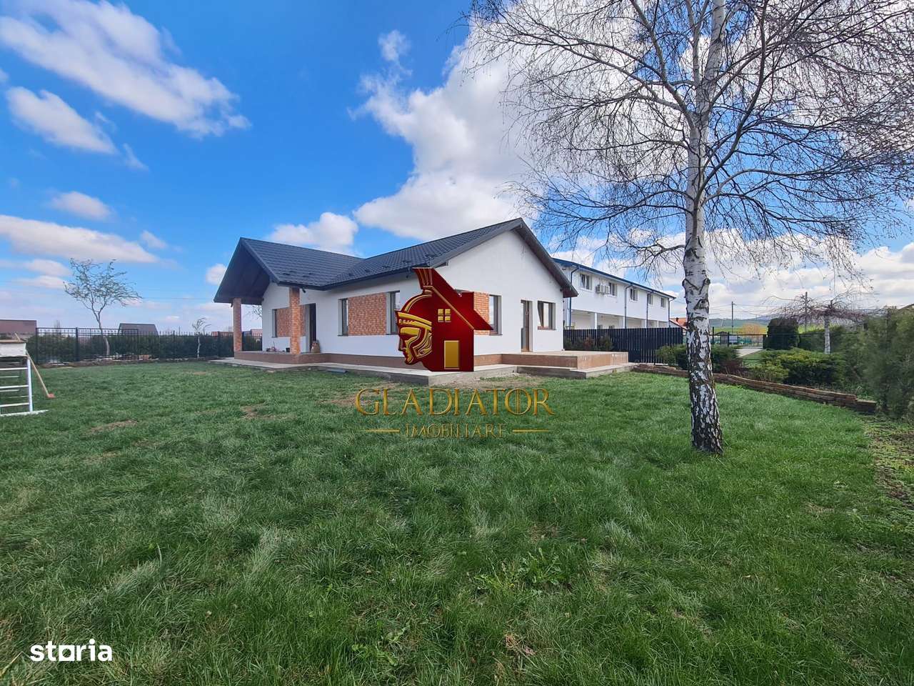 Casa plan parter deosebita, Lunca Cetatuii Ciurea, la asfalt, zona vis-6