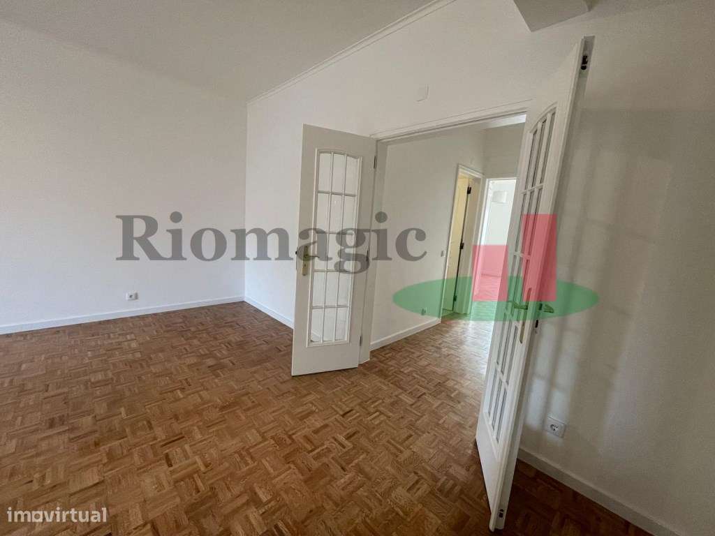 Apartamento T2 disponível para Arrendamento a 200m do Metro do Rato... - Grande imagem: 5/18