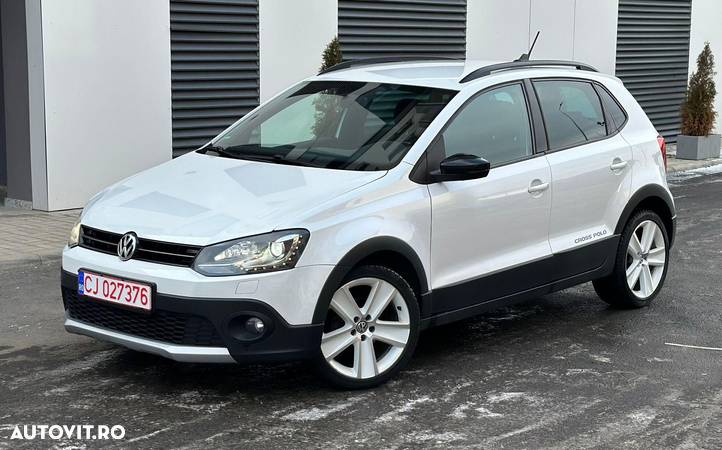 Volkswagen Polo 1.2 TSI DSG Cross Urban White - 1