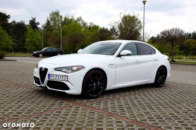 Alfa Romeo Giulia 2.0 Turbo 16V AT8-Q4 Veloce - 4