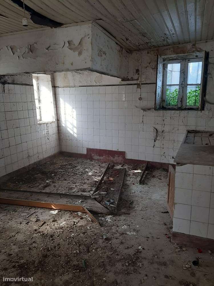 Vende Moradia em pedra Termas São Vicente-15