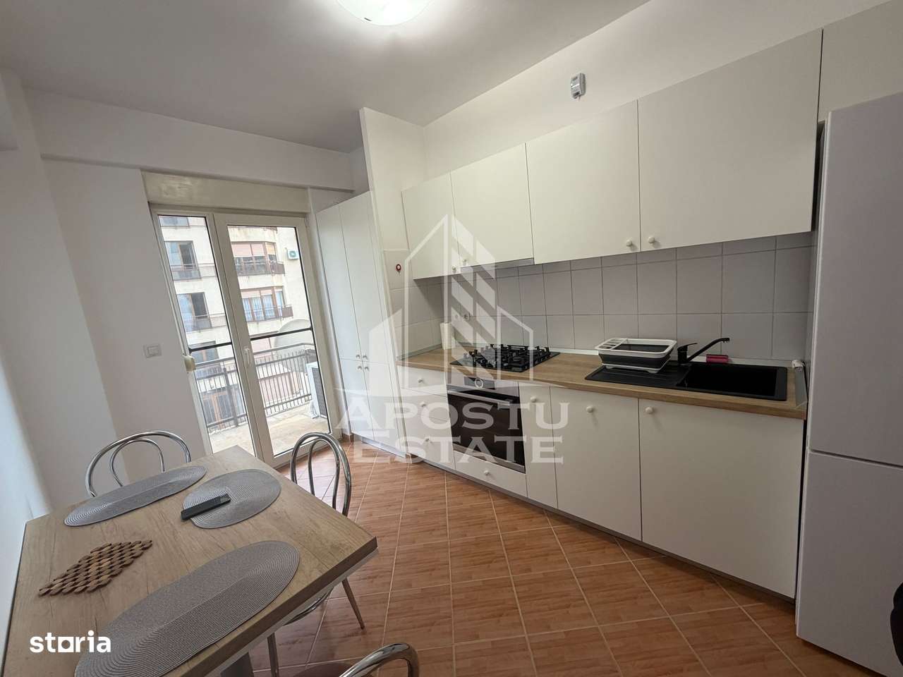 Apartament cu 3 camere decomandat zona Aradului - Imagine principală: 5/8