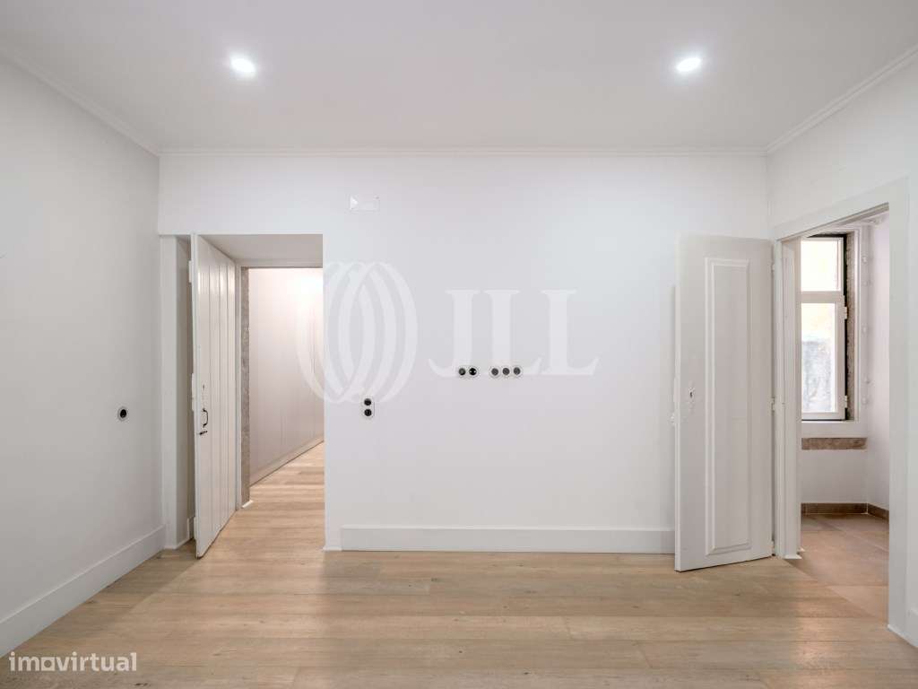 Apartamento T2+2 , renovado, em Alfama, Lisboa-23