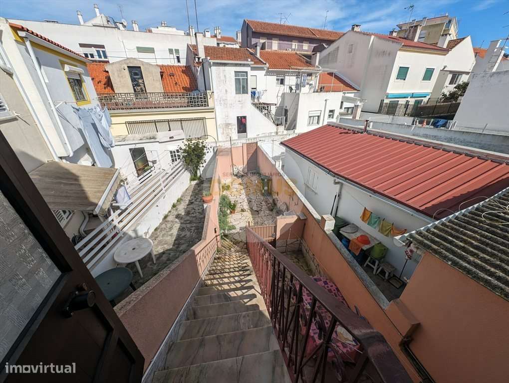 Moradia  2 pisos + sótão - 200 m da Praia- Costa da Caparica-19