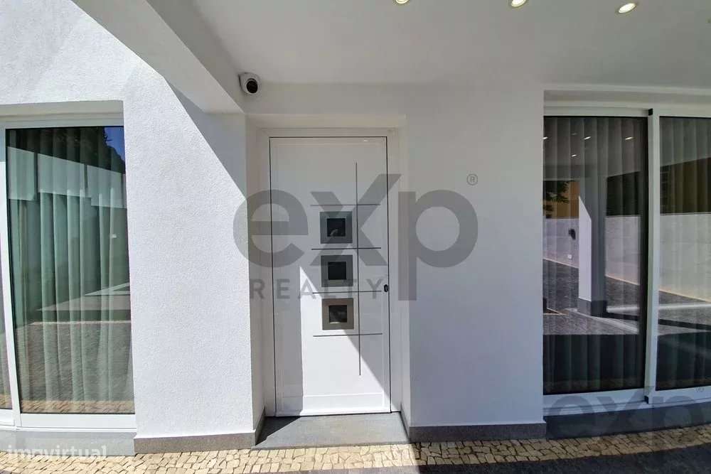 "Moradia dos Sonhos no Coração de Machico" - Grande imagem: 4/30