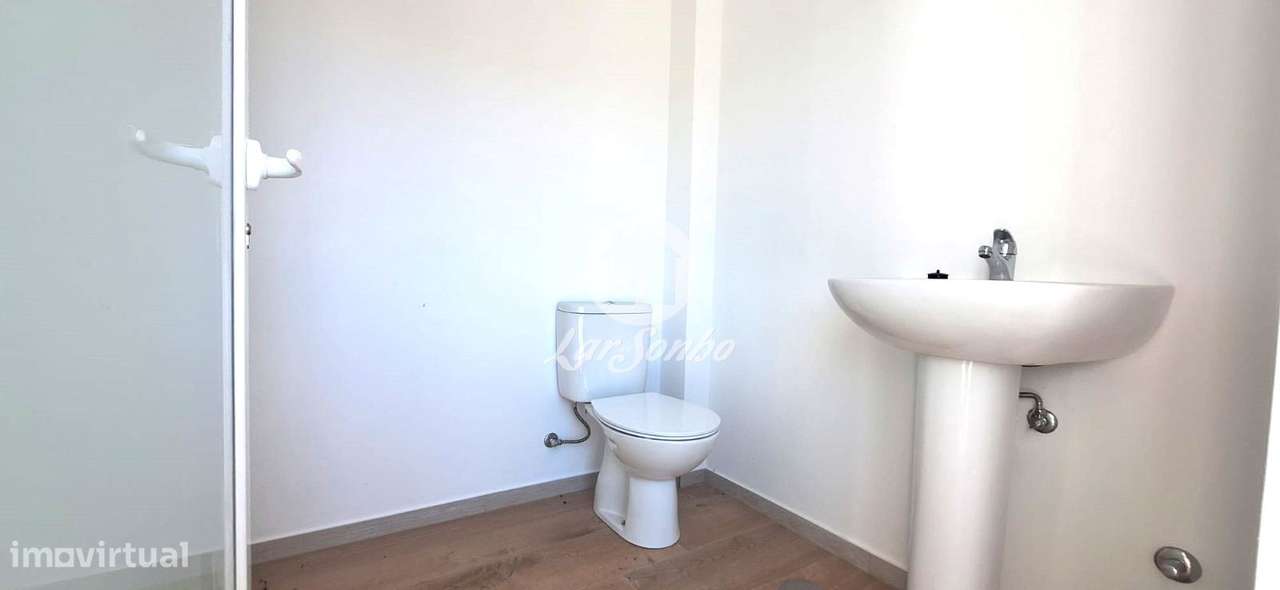 Excelente pavilhão em Barcelos - Grande imagem: 3/25