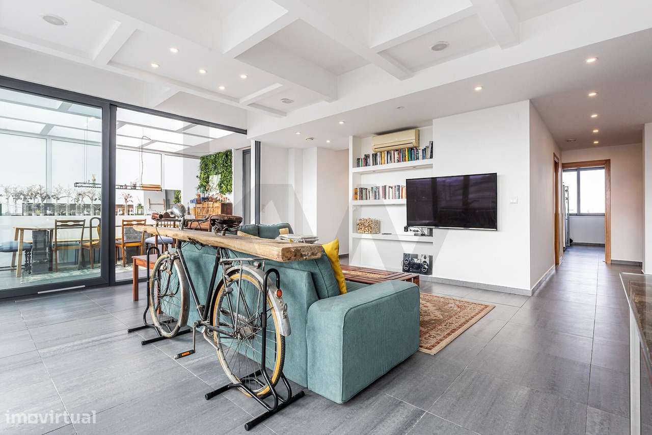 Apartamento T2 com Terraço e Vista Panorâmica sobre a cidade de Lisboa - Grande imagem: 5/23