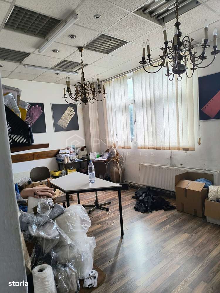Clădire multifuncțională de vânzare – comerț, birouri și producție. - Imagine principală: 4/12