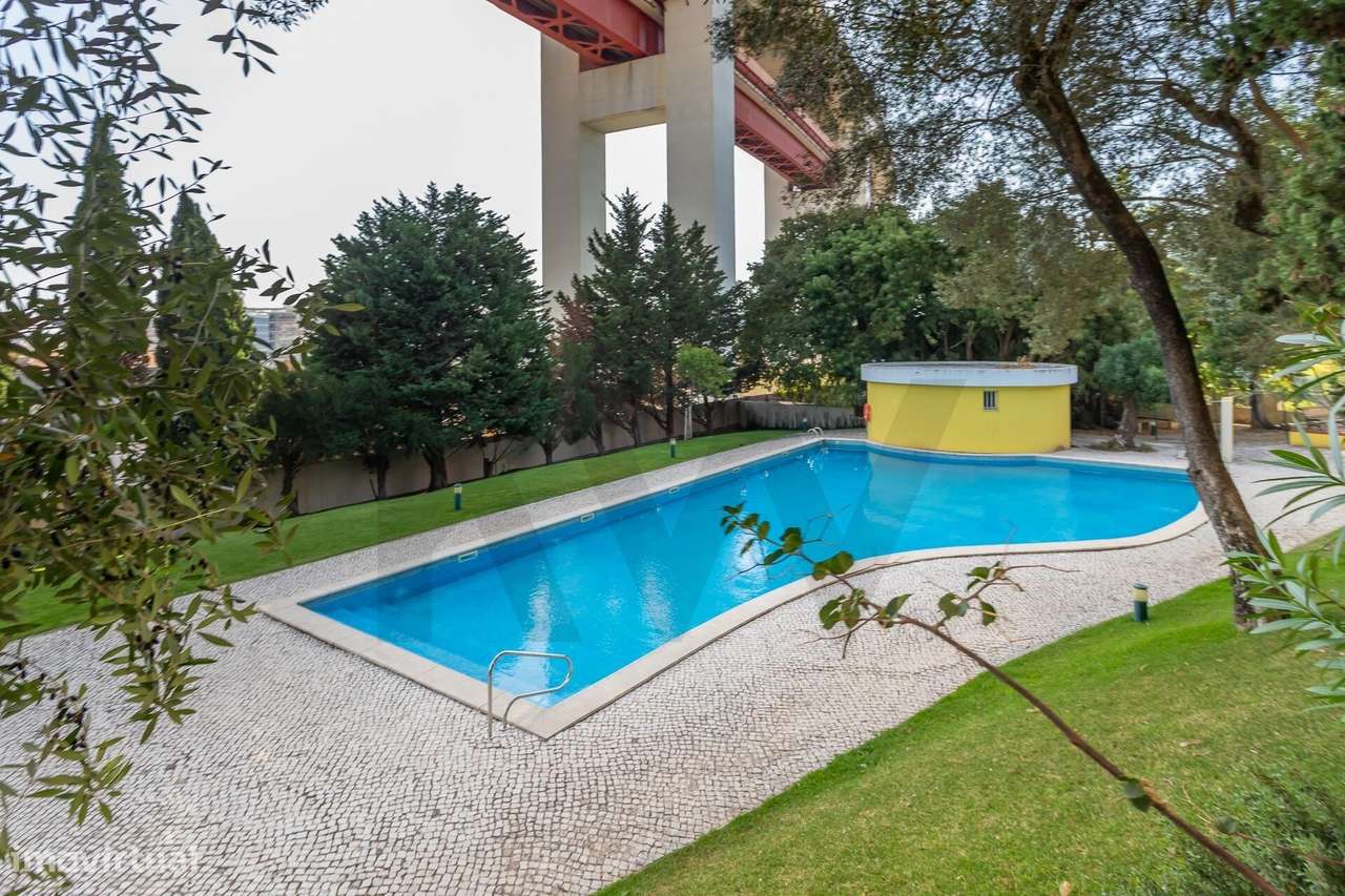 Alcântara | T1 em Condomínio Privado com Piscina, Estacionamento e Seg-33