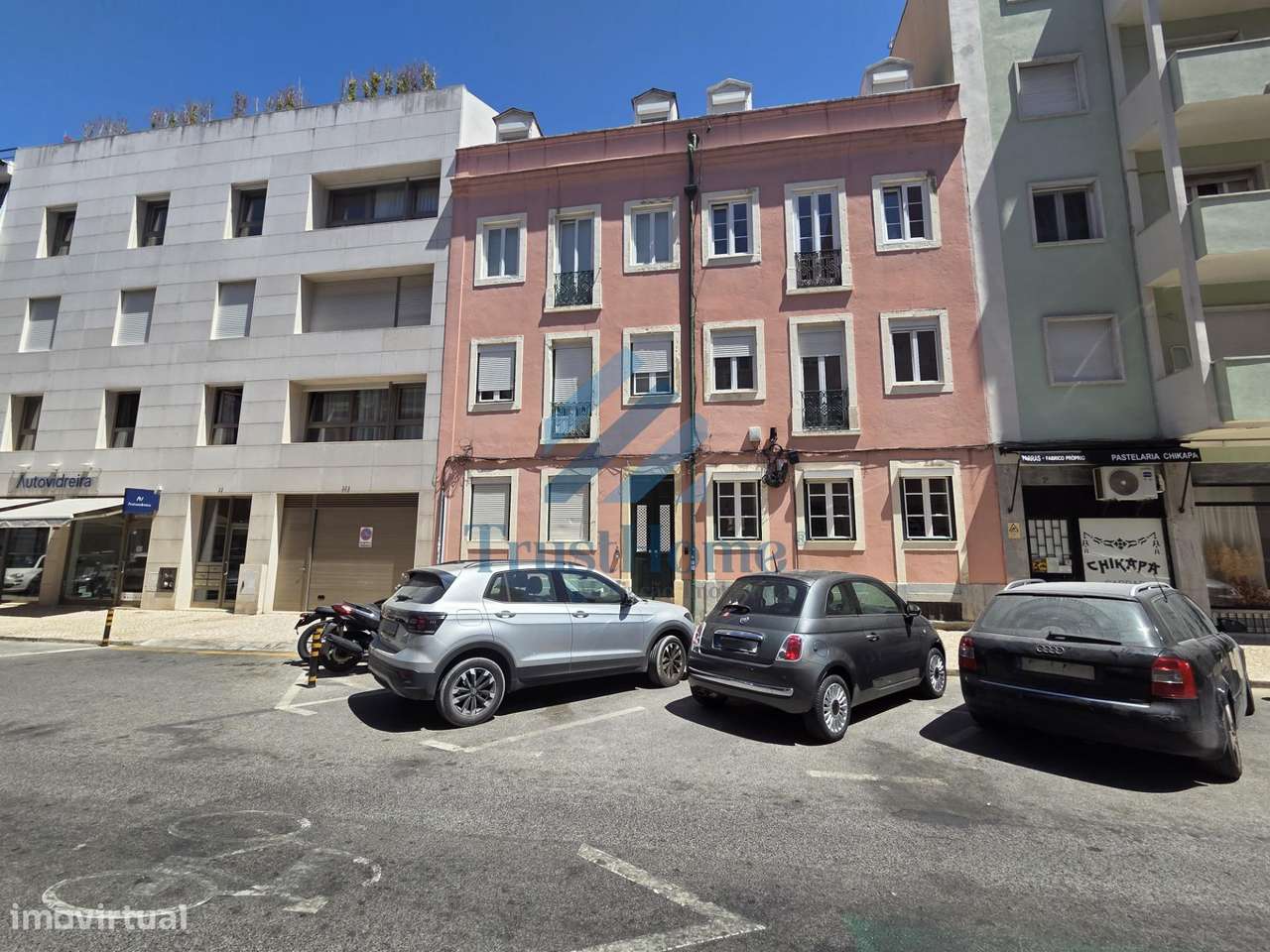T1+1 renovado com boas áreas no centro de Campo de Ourique-17